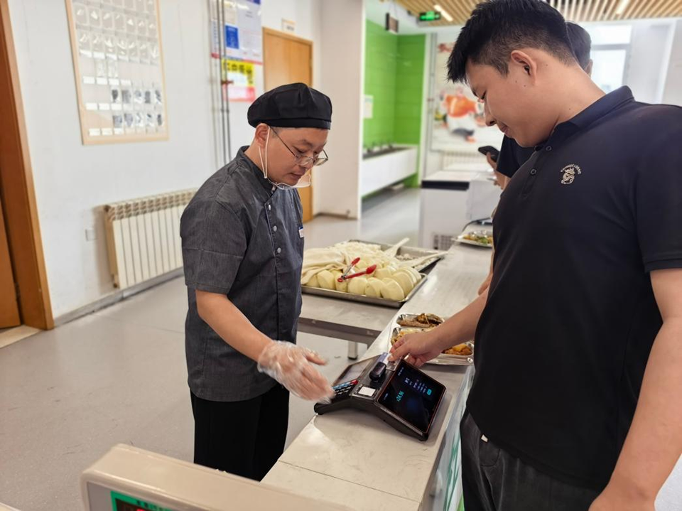 打造智慧人文校园 管理更精细 校园更暖心